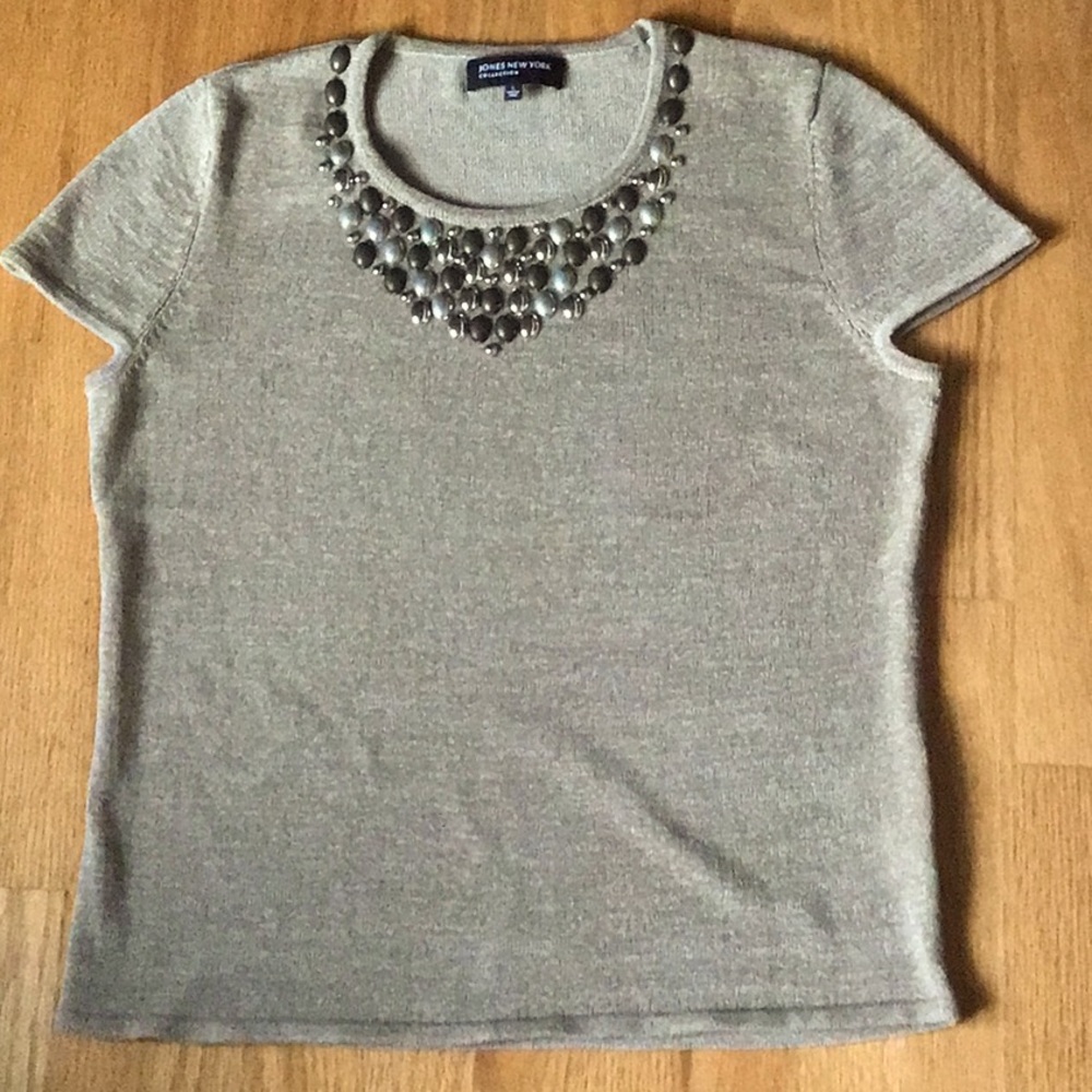 Jones NY Collection short slv w/beaded neckline Lg